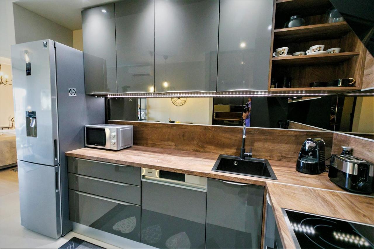 Luxury Apartment 4Seasons With Garage Split Exterior foto